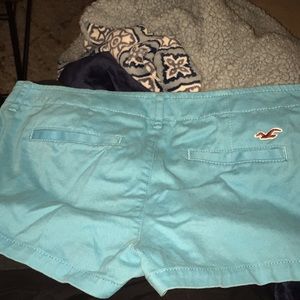 •Hollister Shorts 🌈